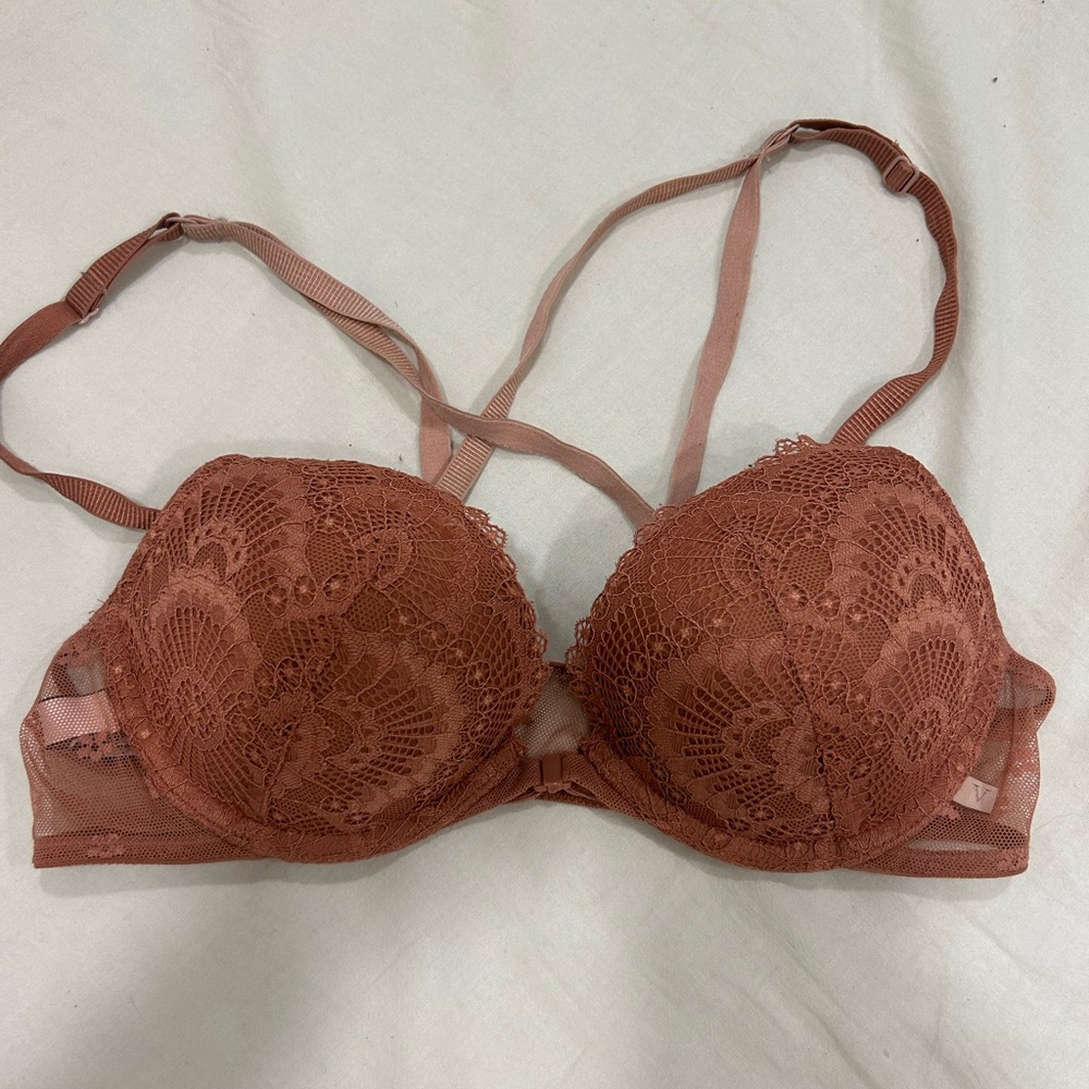 Victoria’s Secret push up bra 34b front close